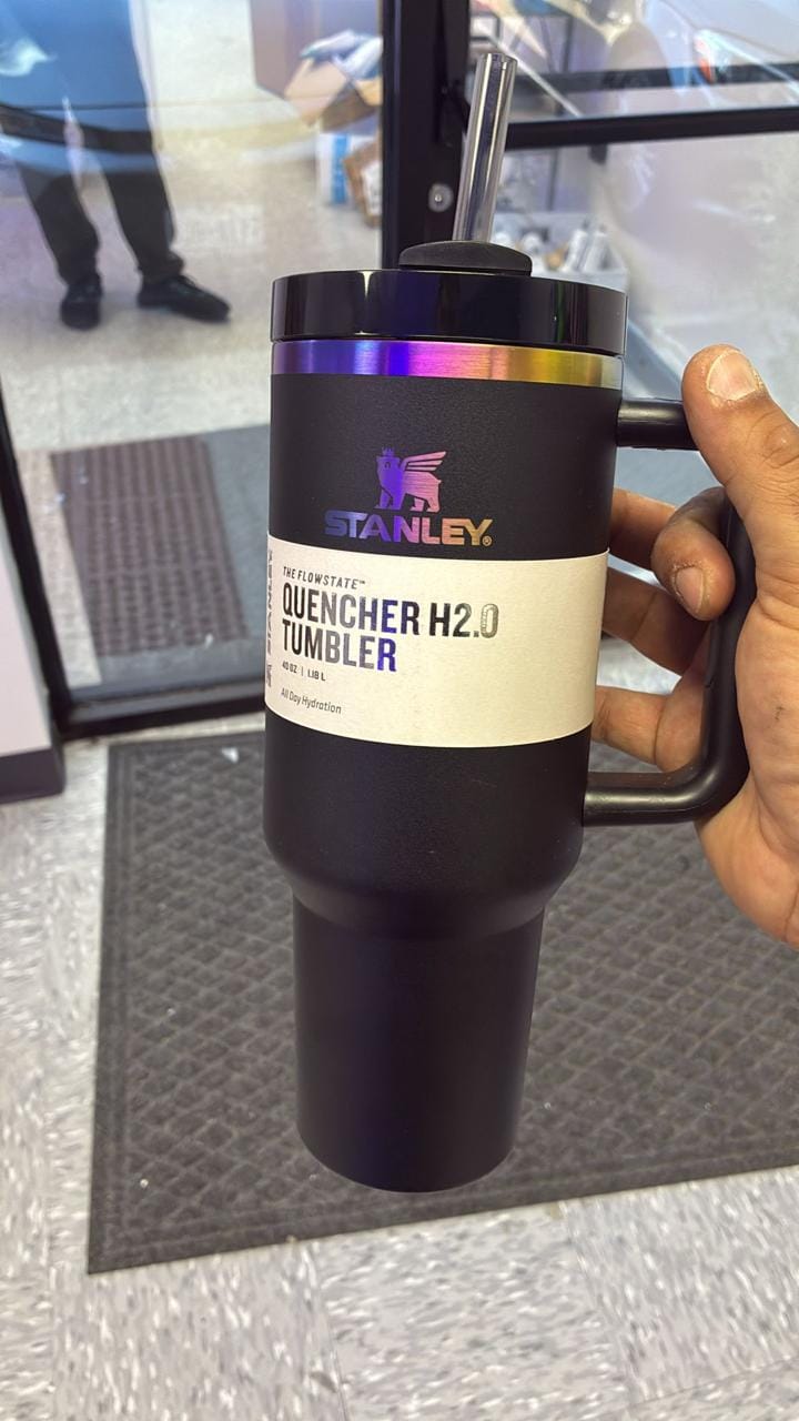 Stanley Quencher H2.0 FlowState Tumbler 40 oz / 1.18 L – Black