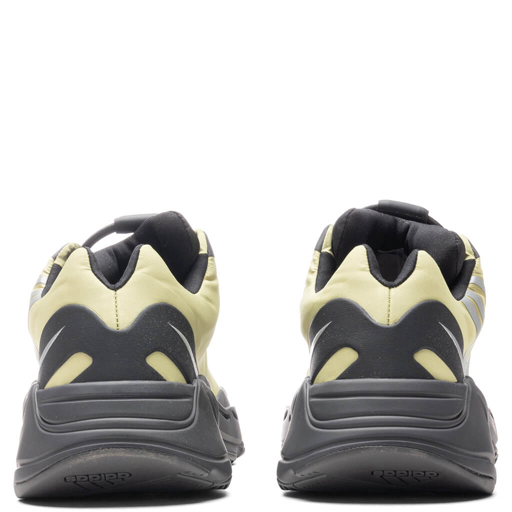 Yeezy 700 MNVN - Resin