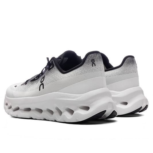 Cloudtilt - Black/Ivory